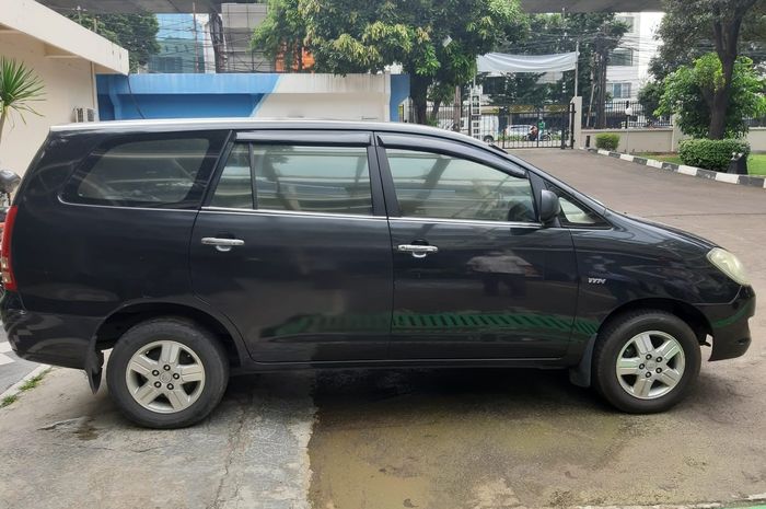 Lelang Toyota Kijang Innova 2.0 G 2005