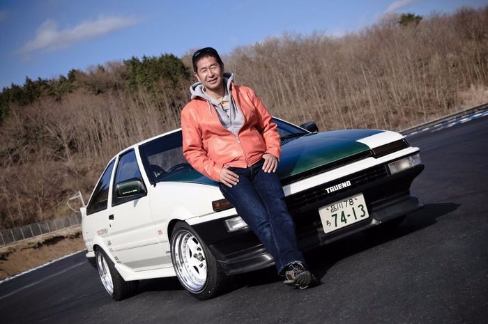 Keiichi Tsuchiya dengan Toyota AE86