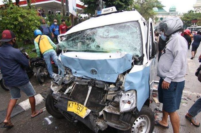 Kecelakaan maut kembali terjadi di turunan simpang Muara Rapak Jalan Soekarno Hatta Balikpapan, Jumat (21/1/2022) sekitar pukul 06.20 WITA.