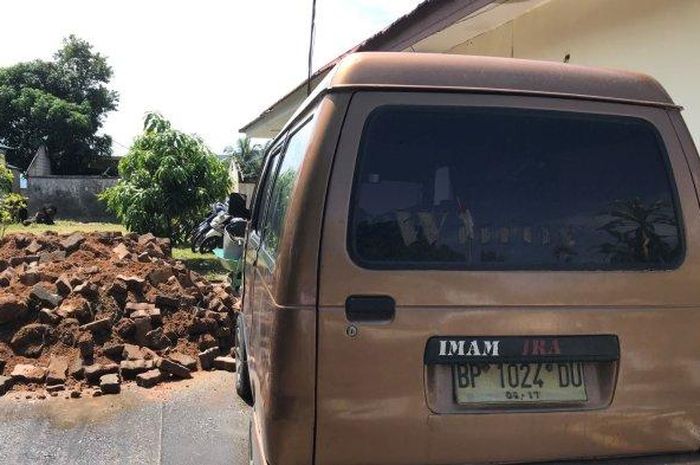 Suzuki Futura milik dua orang maling yang kabur setelah tepergok curi besi