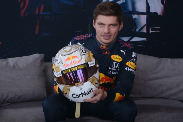 Max Verstappen pamerkan helm barunya untuk F1 2022