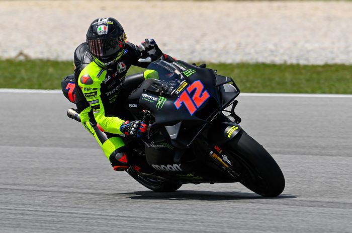 Marco Bezzecchi kala menjalani shakedown test MotoGP di sirkuit Sepang, Malaysia (31/1).