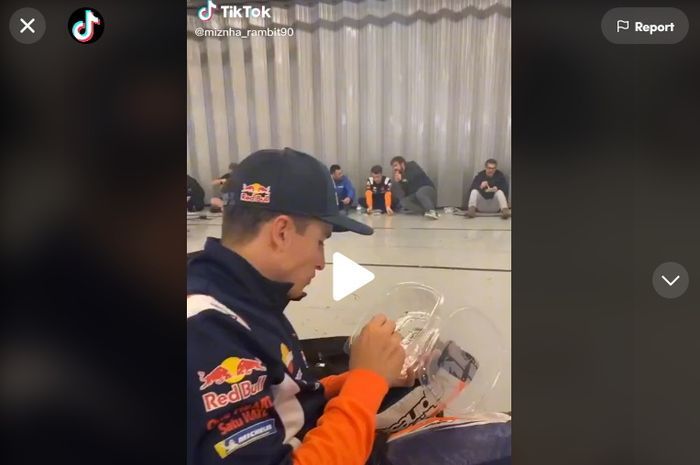 Video Marc Marquez makan nasi kotak viral di media sosial TikTok