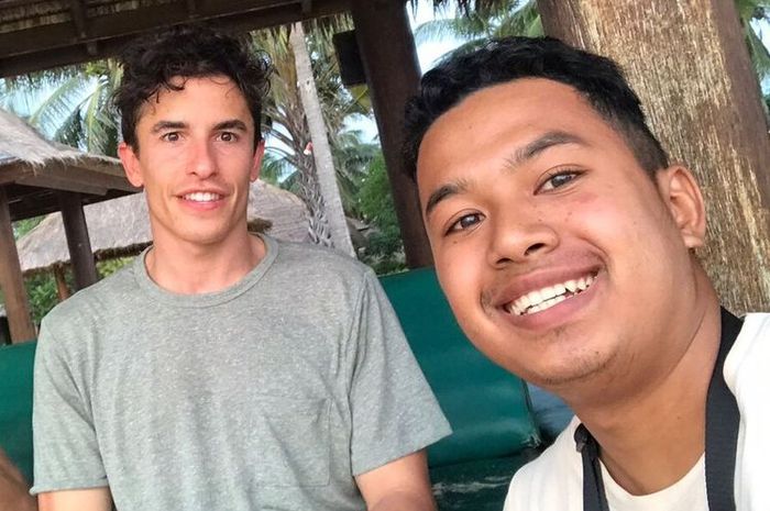 Momen Slamet berfoto dengan Marc Marquez