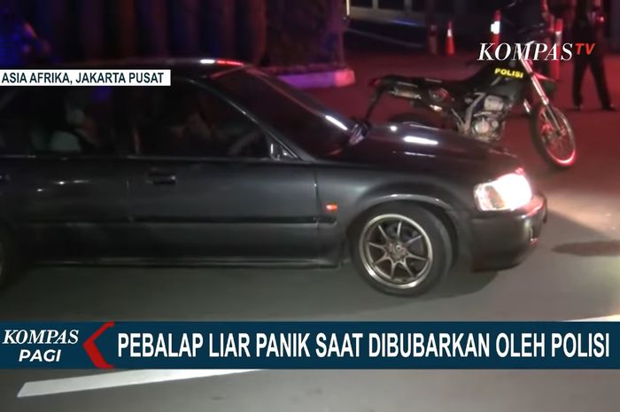 Seorang anggota polisi ditabrak saat bubarkan balap liar mobil 