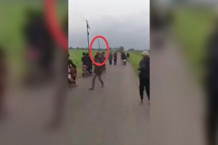 Viral geng motor yang meresahkan warga di Kecamatan Anjatan, Kabupaten Indramayu.