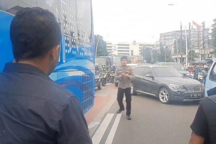 Oknum Polisi yang ngamuk karena diduga depresi di Matraman, Jakarta Timur