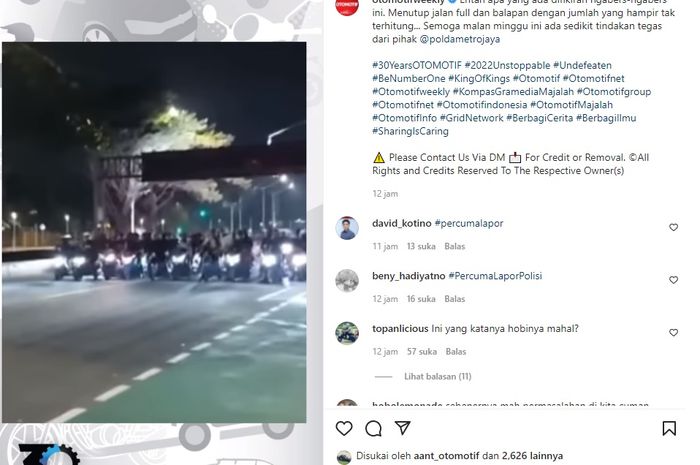 Puluhan motor menutup Jalan Jenderal Sudirman hanya untuk menggeber motor berbarengan seperti balap liar