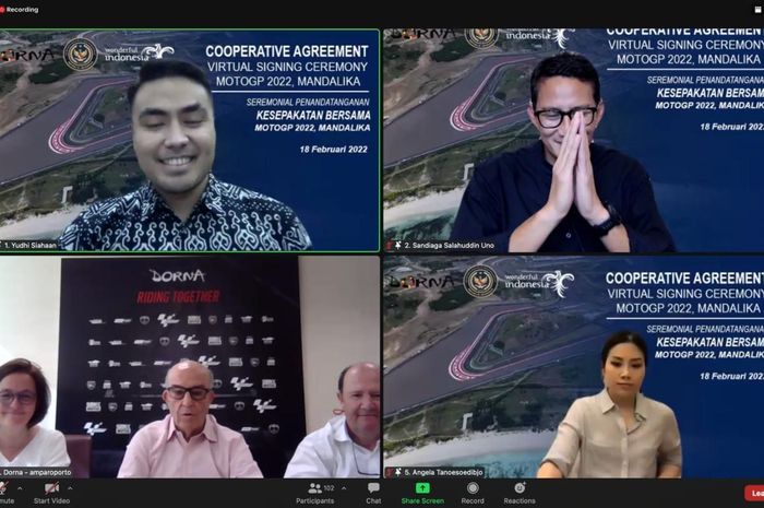 Sandiaga Uno mendatangani kesepakatan kerja sama MotoGP Indonesia 2022 di sirkuit Mandalika dengan Dorna Sports 
