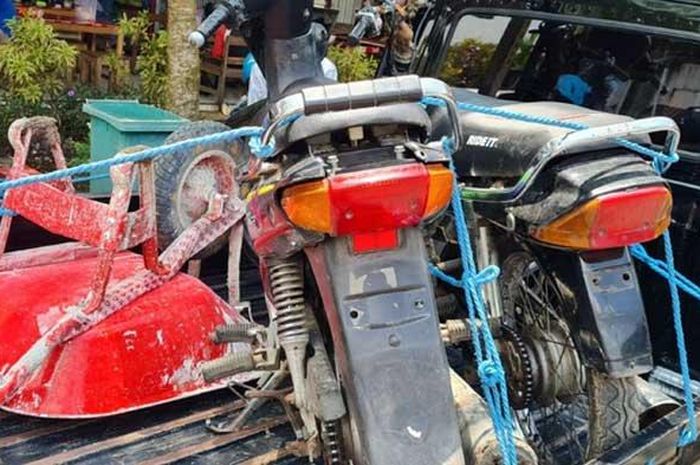 Honda Supra dan Astrea yang niatnya mau dijual via medsos malah berakhir jadi barang bukti oleh polisi.