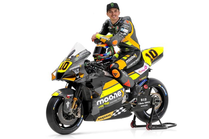 Luca Marini ingin MotoGP 2022 jauh lebih bersahabat baginya dan juga mengincar podium pertama. Tak ingin di bayang-bayang sosok Valentino Rossi. 
