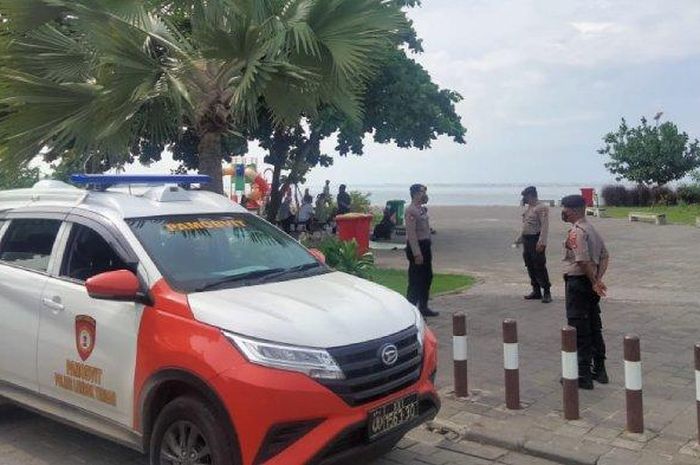 Sat Pamobvit Polres Lombok Tengah mulai melakukan patroli di kawasan wisata Mandalika jelang MotoGP Mandalika