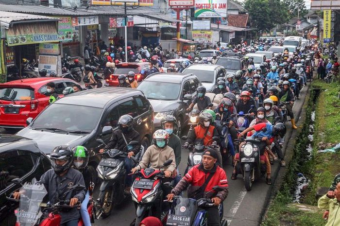 Jalur puncak Bogor macet parah di hari libur panjang 27-28 Februari 2022