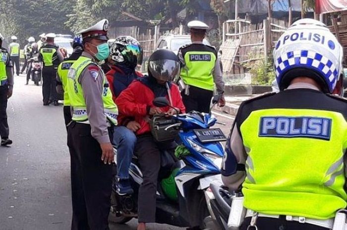Pemotor yang melanggar enggak ditindak saat razia Operasi Keselamatan Jaya 2022, tapi siap-siap dikirim surat tilang sama polisi.