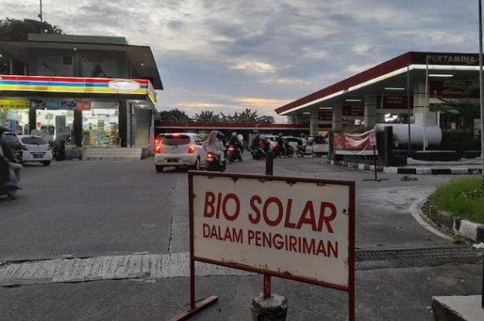 Solar di SPBU Pertamina 34, Jalan Raya Pajajaran, Kelurahan Bantarjati, Kecamatan Bogor Utara, Kota Bogor kosong, Senin (7/3/2022) 