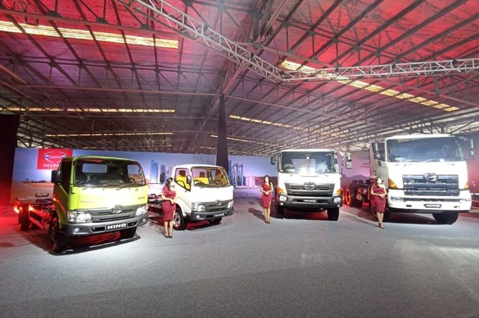 Hino luncurkan semua produknya dengan standar emisi Euro 4