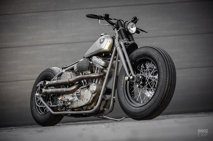 Harley-Davidson XL883 Sportster bergaya bobber hardtail 