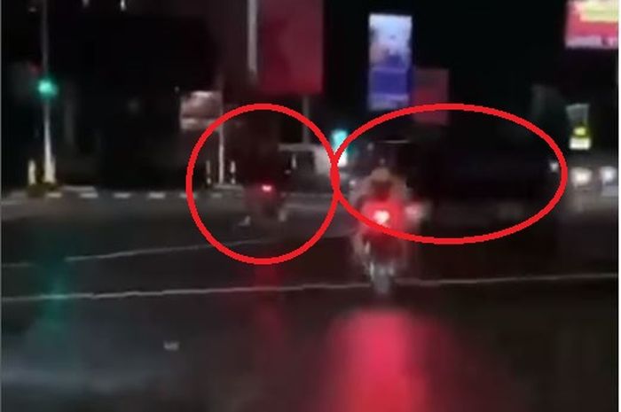 Detik-detik pengendara Yamaha MT-25 ditebas Mitsubishi L300 di simpang Condong Catur, Kapanewon Depok, Sleman, Yogyakarta