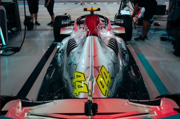 Mercedes masih menemui kesulitan di tes pramusim F1 Bahrain