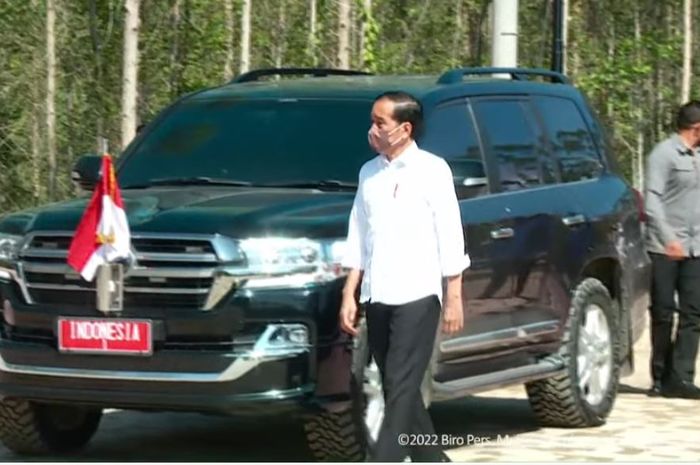 Presiden Jokowi tinjau titik nol IKN Nusantara, Toyota Land Cruiser VX200 ini jadi sorotan, tampang mewah tapi pekerja keras