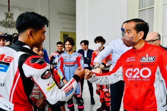 Ikut parade MotoGP Indonesia 2022, Presiden Jokowi kasih wejangan khusus ke pembalap Moto3 asal Magetan