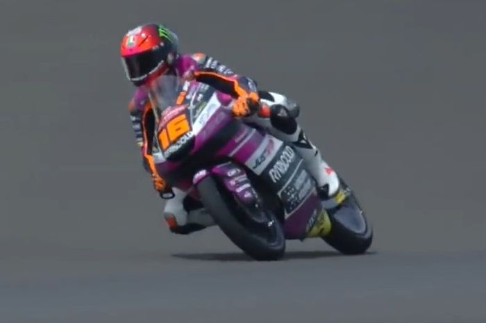 Andrea Migno rebut posisi teratas di papan catatan waktu saat lakoni sesi FP2 Moto3 Indonesia 2022, Jumat (18/03/2022) siang.