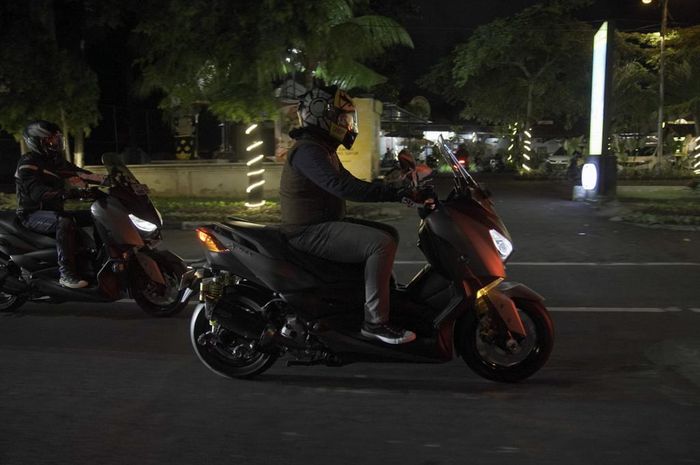 Puluhan bikers Maxi Yamaha turing dari Bali ke Lombok untuk menyaksikan MotoGP