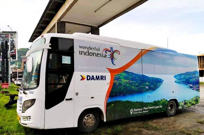 OtoTraveling : Ilustrasi bus khusus wisatawan dari DAMRI