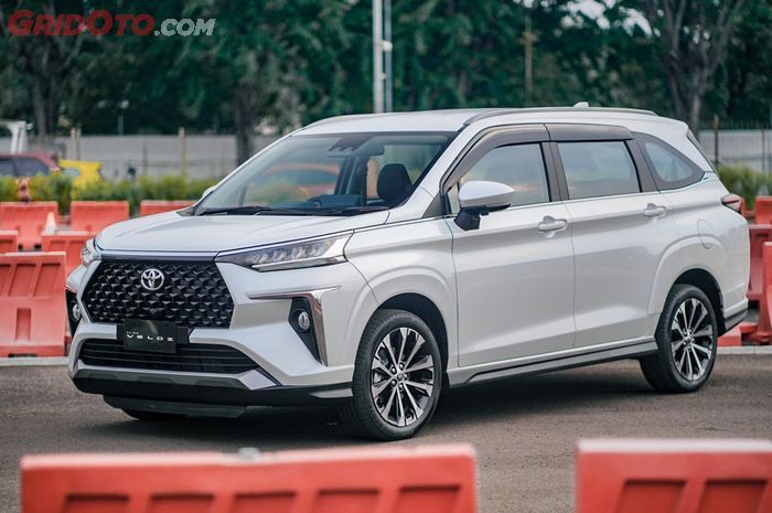 Belasan ribu unit Toyota Veloz bisa kebeli, sebanyak ini total kerugian korban investasi bodong Hendry Susanto (foto ilustrasi)