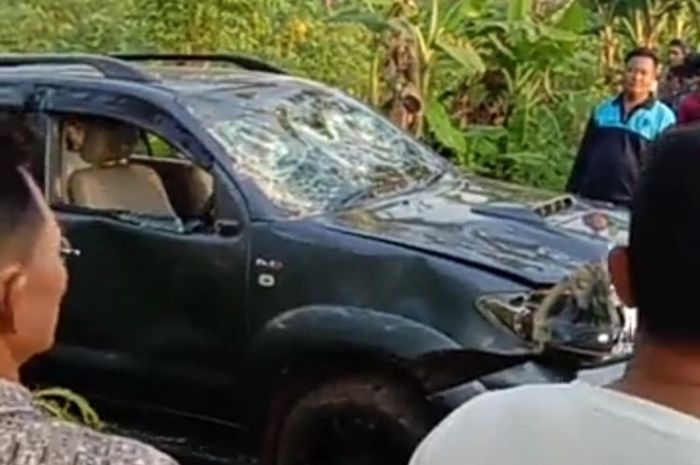 Toyota Fortuner yang nyaris dibakar massa usai tabrak anak 5 tahun hingga meninggal dunia