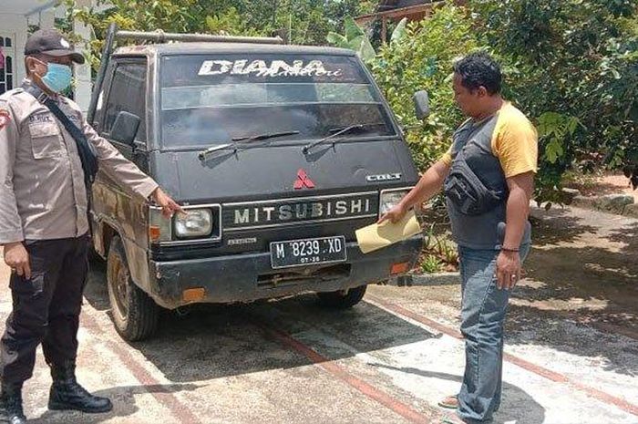 Pikap L300 dibawa pulang suami, istri didatangi polisi, buntut barang bukti kejahatan dipajang di halaman rumah