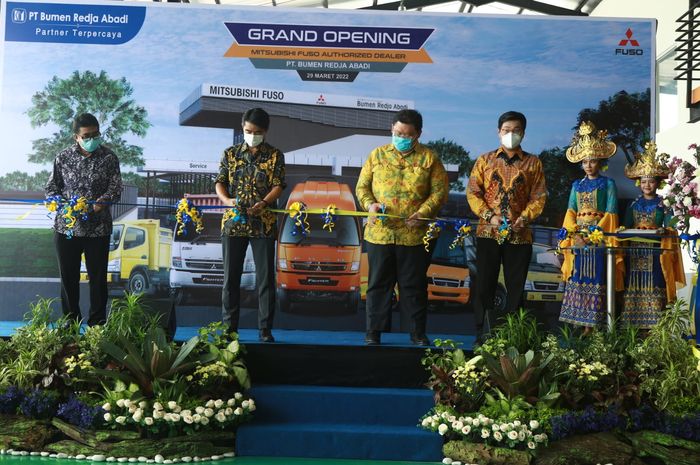 Pembukaan dealer Mitsubishi Fuso di Lampung