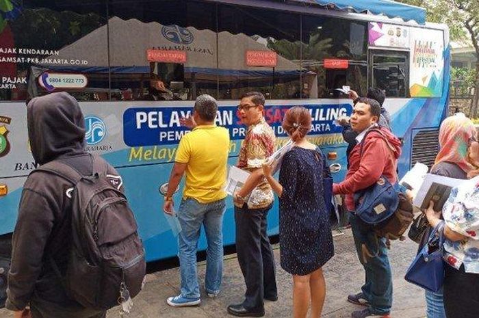Kabar gembira, pemerintah kembali beri ampunan buat para penunggak Pajak Kendaraan Bermotor (PKB), malas ke Samsat, petugas yang datang. (foto ilustrasi).