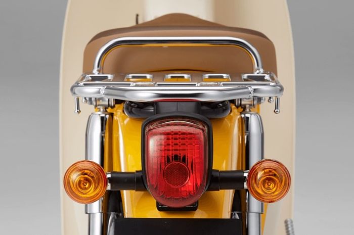 Penampakan stoplamp Honda Super Cub C110, tampilannya mirip Honda C70 reborn.