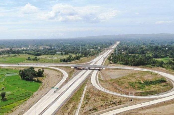 Di bagian barat Pulau Jawa akan dibangun jalan tol baru yang menelan dana investasi Rp 18,76 triliun. (foto ilustrasi)