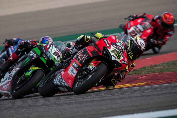 Alvaro Bautista tampil dominan untuk berkuasa di Superpole Race WorldSBK Aragon 2022, Minggu (10/4/2022) sore tadi.