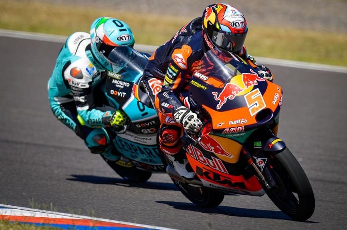 Jaume Masia berhasil menangkan Moto3 Amerika 2022, Dennis Foggia di posisi 2