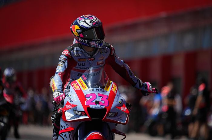 Enea Bastianini kembali bercokol di puncak klasemen MotoGP 2022. Dua kali menang di musim ini. 