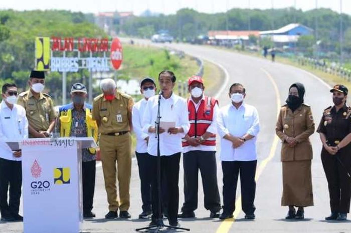 Jokowi Resmikan Jalan Lingkar Brebes-Tegal
