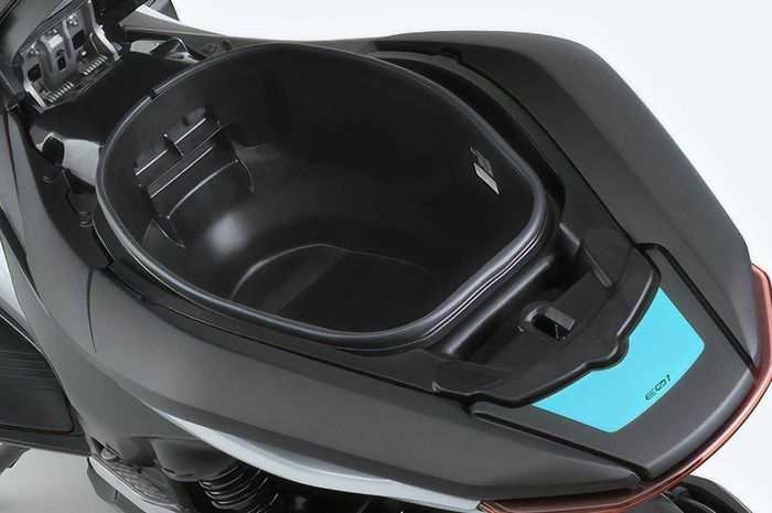 Bagasi Yamaha E01, sekilas bentuknya mirip Yamaha NMAX