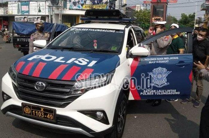 Mobil INCAR Polres Tulungagung berbasis Toyota Rush yang fungsinya sebagai mata-mata Polisi untuk merekam pelanggaran di jalan raya