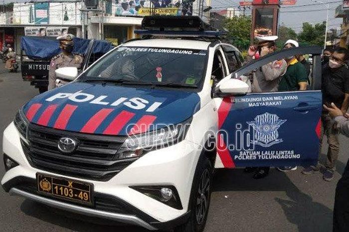 Mobil INCAR Polres Tulungagung berbasis Toyota Rush yang fungsinya sebagai mata-mata Polisi untuk merekam pelanggaran di jalan raya