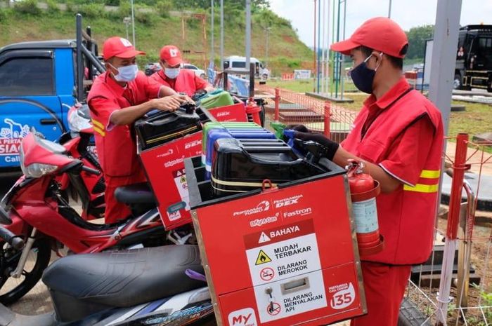 Satgas Rafi Pertamina 2022, siapkan layanan antar untuk BBM (pertamax/dex series) untuk konsumen di lokasi-lokasi macet sebanyak 230 unit