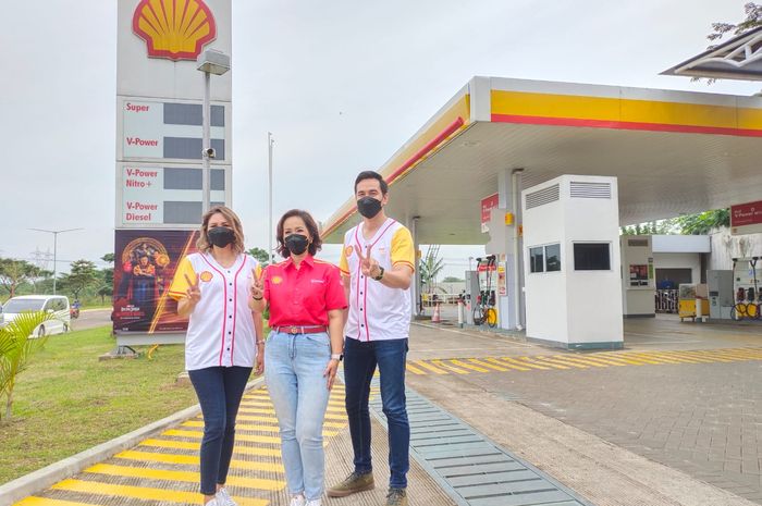 Darius Sinathrya dan Donna Agnesia dinobatkan sebagai brand ambassador Shell Indonesia