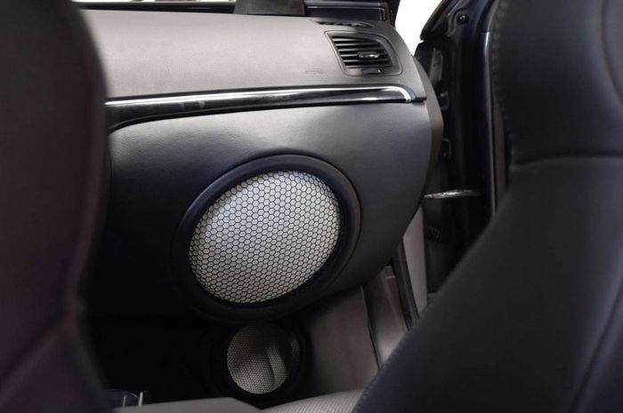 Bahan Keramik Speaker Accuton Aman Pasang di Mobil