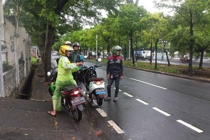 Lokasi kejadian perampasan Honda BeAT milik driver ojol oleh pelaku beratribut ojol, Jumat (22/04/2022).