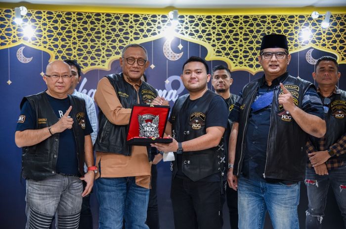 Harley Owners Group (H.O.G) Anak Elang Jakarta Chapter melakukan serangkaian kegiatan bakti sosial.