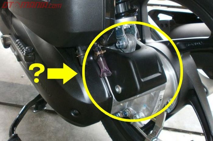 sering disepelekan, ternyata kotak hitam dekat roda belakang Honda BeAT fungsinya penting.