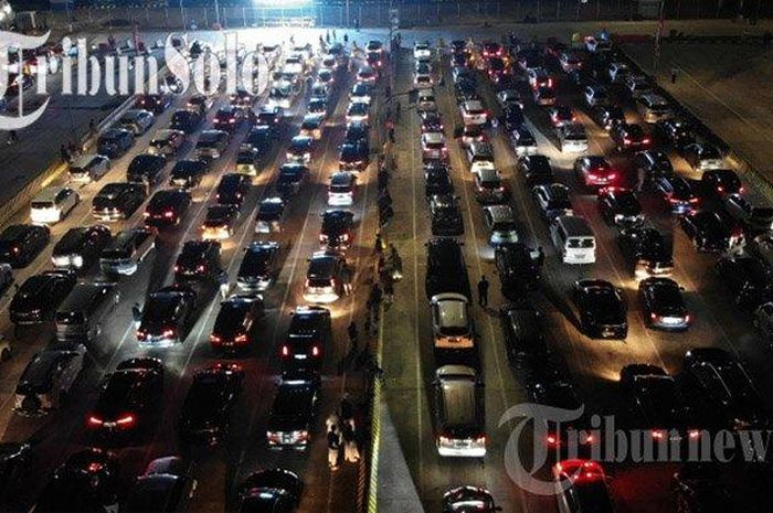 Ilustrasi antrean pemudik 