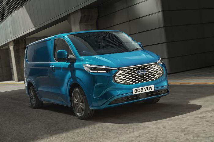 Ford E-Transit Custom telah diperkenalkan sebagai teknologi mobil listrik baru dari Ford Pro.